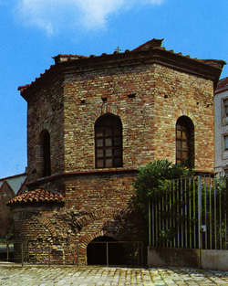 Ravenna, battistero degli Ariani, esterno