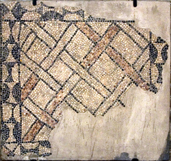 Ravenna, S. Giovanni Evangelista, decorazione geometrica a fasce diagonali
